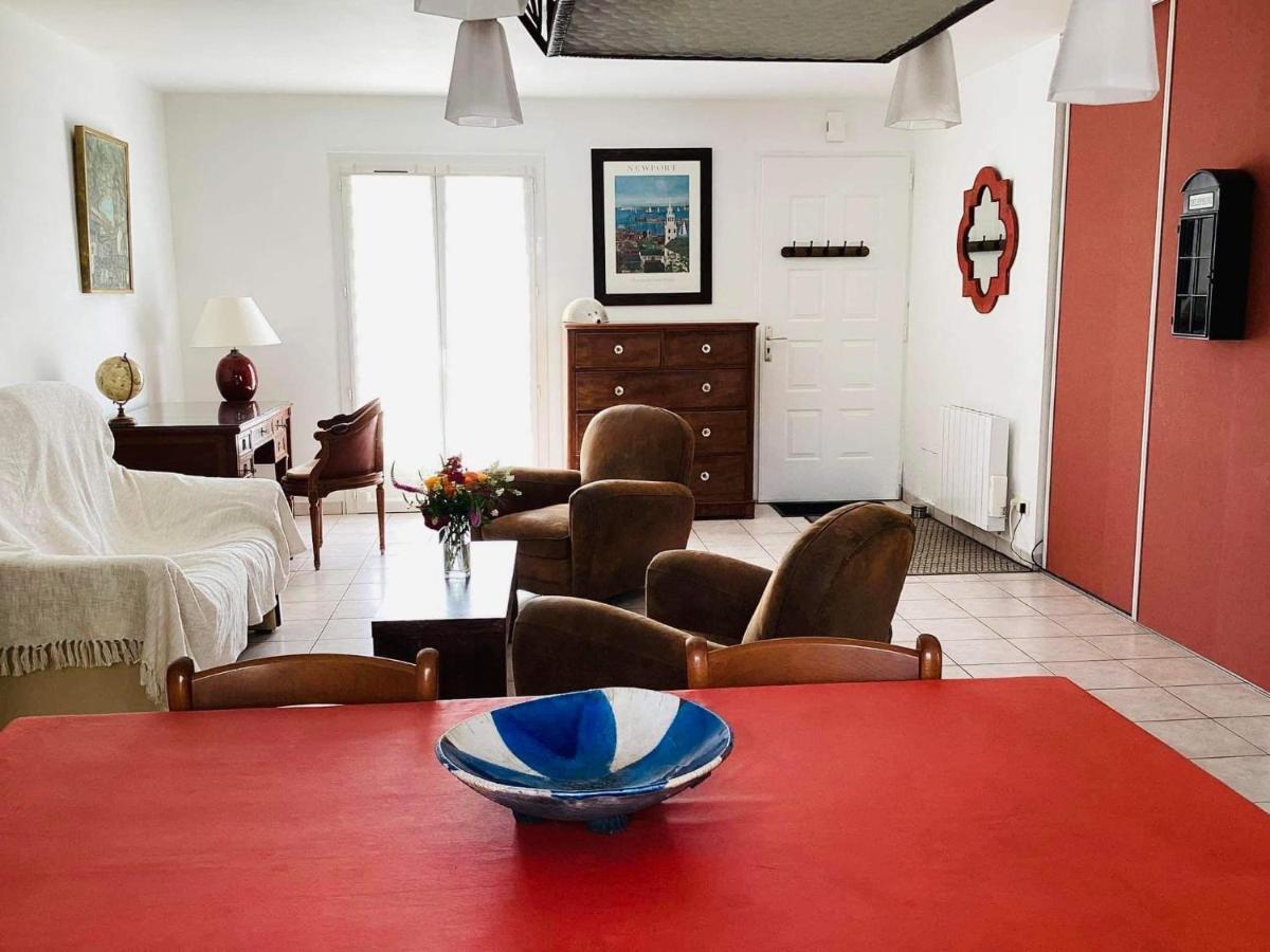 Maison Chaleureuse 2 Chambres 퓔보로 외부 사진